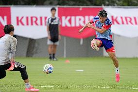 Football: Japan players train in Mexico