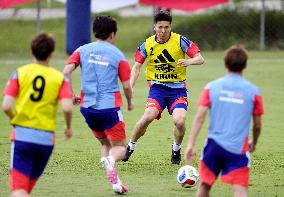 Football: Japan players train in Mexico