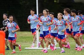 Football: Japan players train in Mexico