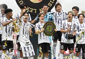 Football: "100 Year Vision League"