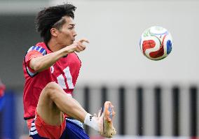 Football: Japan players train in Mexico