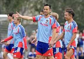 Football: Japan players train in Mexico