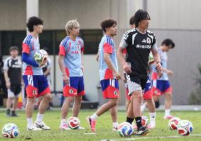 Football: Japan players train in Mexico