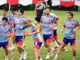 Football: Japan players train in Mexico