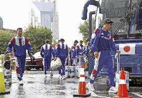 Football: Japan team arrives in Nashville