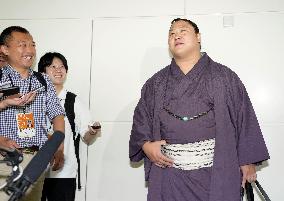 Sumo: Paris tournament