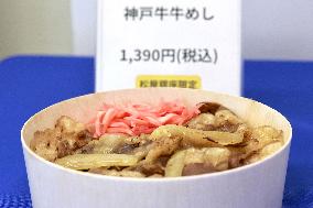 Beef bowl store opens in department store in Ginza