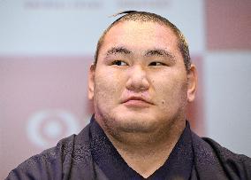 Sumo: Paris tournament