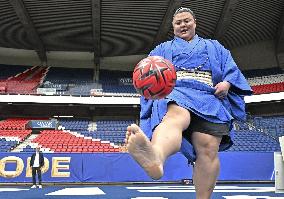 Sumo: Paris tournament
