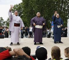 Sumo: Paris tournament