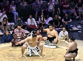 Sumo: Paris tournament
