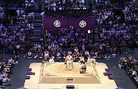 Sumo: Paris tournament