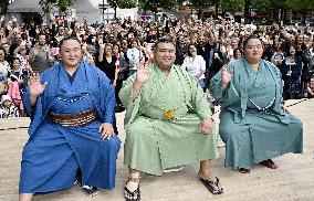 Sumo: Paris tournament
