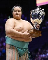 Sumo: Paris tournament