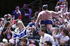 Sumo: Paris tournament
