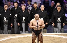 Sumo: Paris tournament