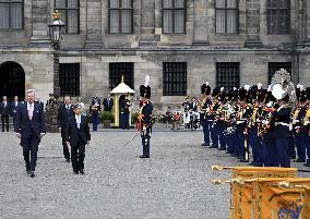 Japan's emperor, empress in Amsterdam