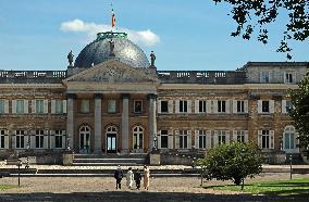 Japan emperor, empress in Brussels