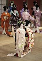 Geiko, Maiko dance practice