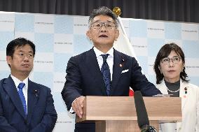 LDP lawmaker meets with S. Korean president in Seoul