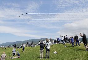 Blue Impulse aerobatic team flies over quake-hit Wajima