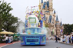 Summer parade at Tokyo Disneyland