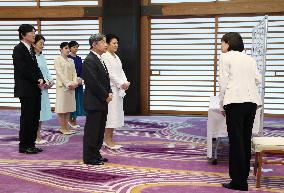 Emperor meets Japan Academy Prize winners
