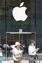 Apple Store sign and logo