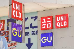 UNIQLO and GU Signs and Logos