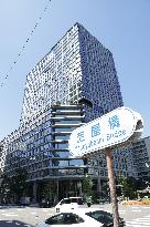 Yodoyabashi Gate Tower, which had its grand opening on July 9