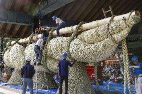 Sacred rope replacement at Izumo Taisha shrine