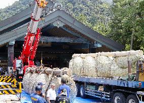 Sacred rope replacement at Izumo Taisha shrine