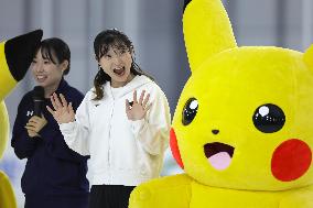 Retired figure skater Sakamoto in ice show in Kobe