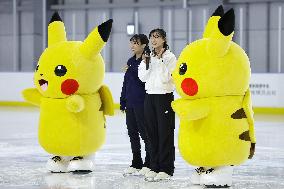 Retired figure skater Sakamoto in ice show in Kobe