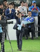Baseball induction ceremony for Kuriyama