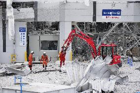 Aftermath of Aeon mall explosion following Kumamoto quake