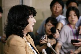 CORRECTED: Japan, U.S. intervene in currency market to strengthen yen