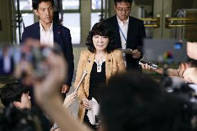 CORRECTED: Japan, U.S. intervene in currency market to stem yen's fall