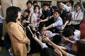 CORRECTED: Japan, U.S. intervene in currency market to strengthen yen