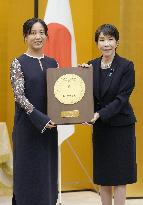 10-time Olympic skating medalist Takagi given People's Honor Award