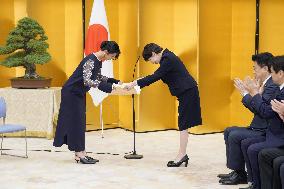 10-time Olympic skating medalist Takagi given People's Honor Award