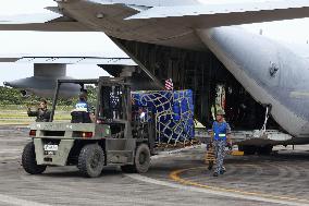 U.S. military airlifts relief goods for quake-hit Kumamoto Pref.