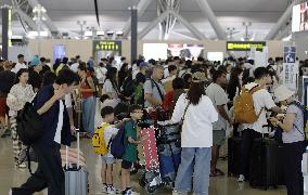 Summer holiday exodus in Japan