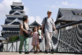 Quake-hit Kumamoto Castle reopens to public