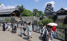 Quake-hit Kumamoto Castle reopens to public