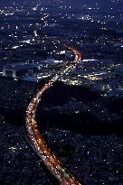 Return rush of "bon" summer holidaymakers in Japan