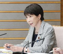 Japan PM meets with governor of quake-hit Kumamoto Pref.