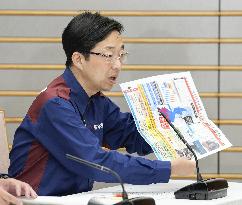 Japan PM meets with governor of quake-hit Kumamoto Pref.