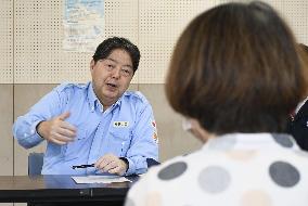 Internal affairs minister in quake-hit Kumamoto