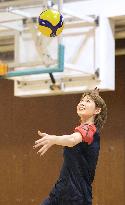 Ex-Japan volleyball player holds clinic in Beijing